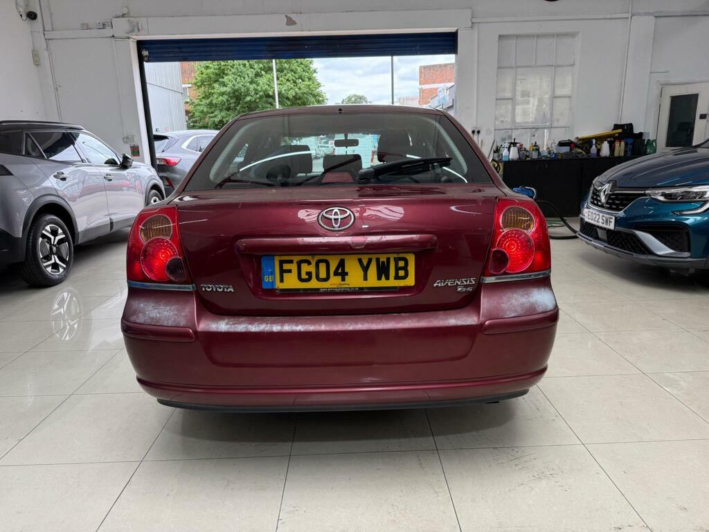 Toyota Avensis  Red #9