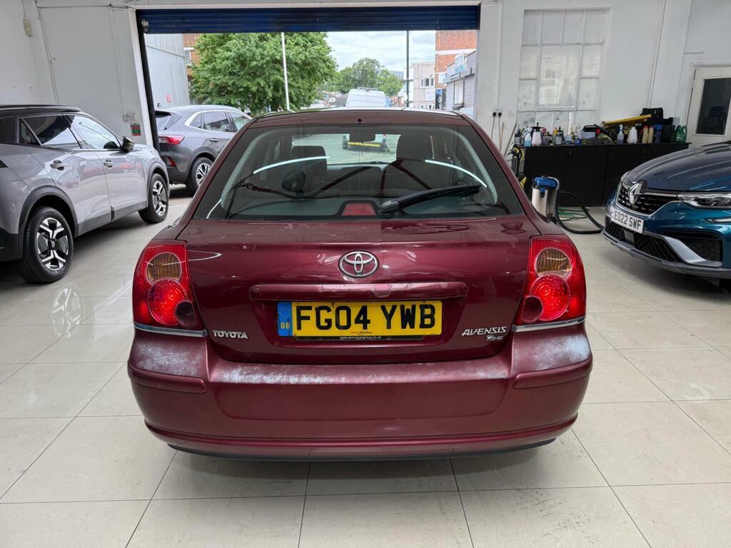 Toyota Avensis  Red #10