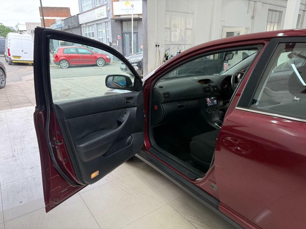 Toyota Avensis  Red #29