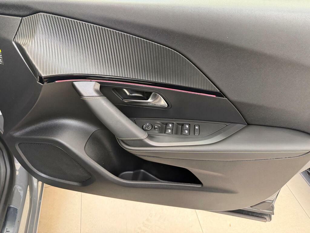 Peugeot 2008 1.2 Puretech Allure Grey #15