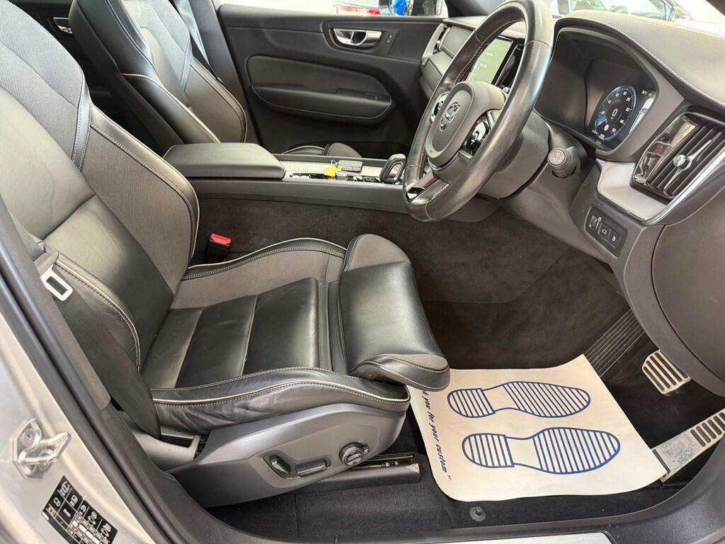 Volvo XC60 R Design White #17