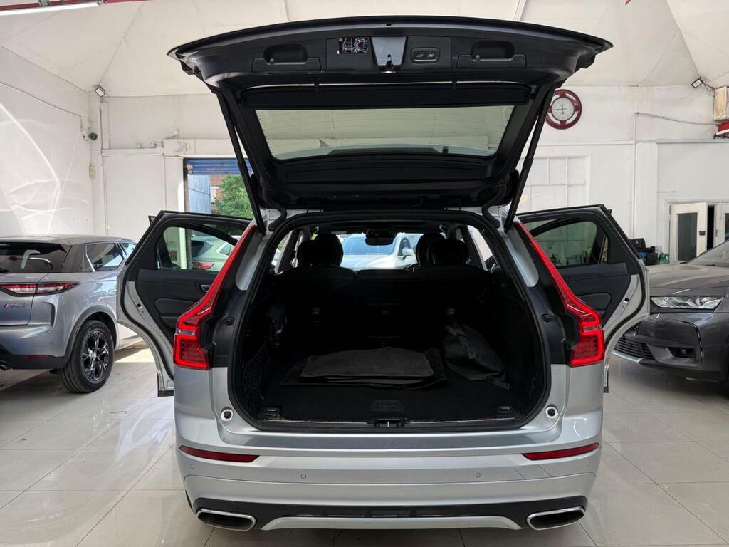 Volvo XC60 R Design White #51