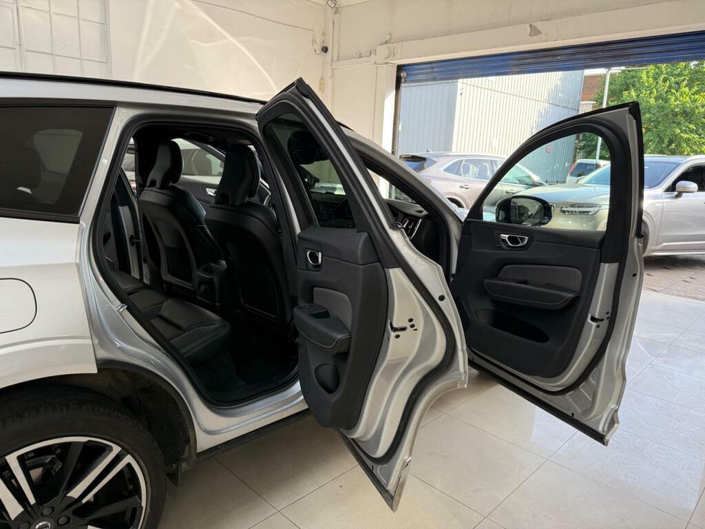 Volvo XC60 R Design White #43