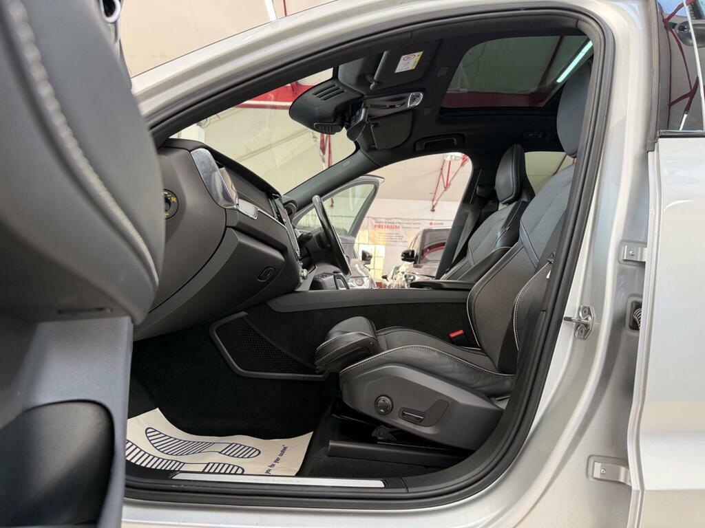 Volvo XC60 R Design White #37