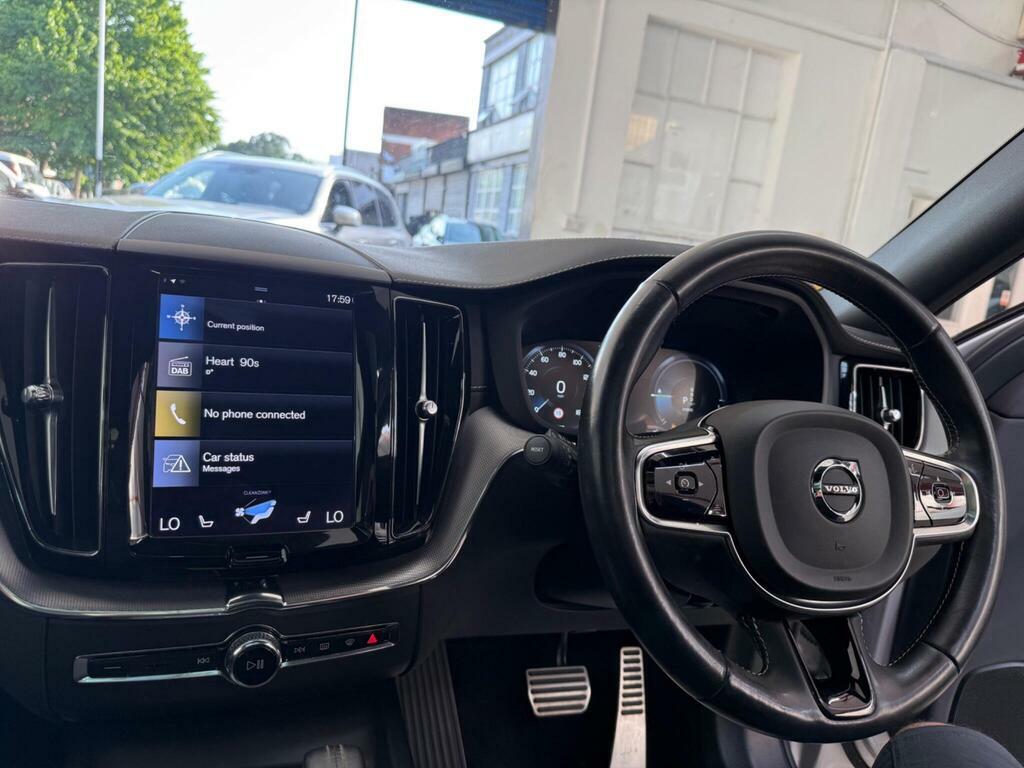 Volvo XC60 R Design White #21