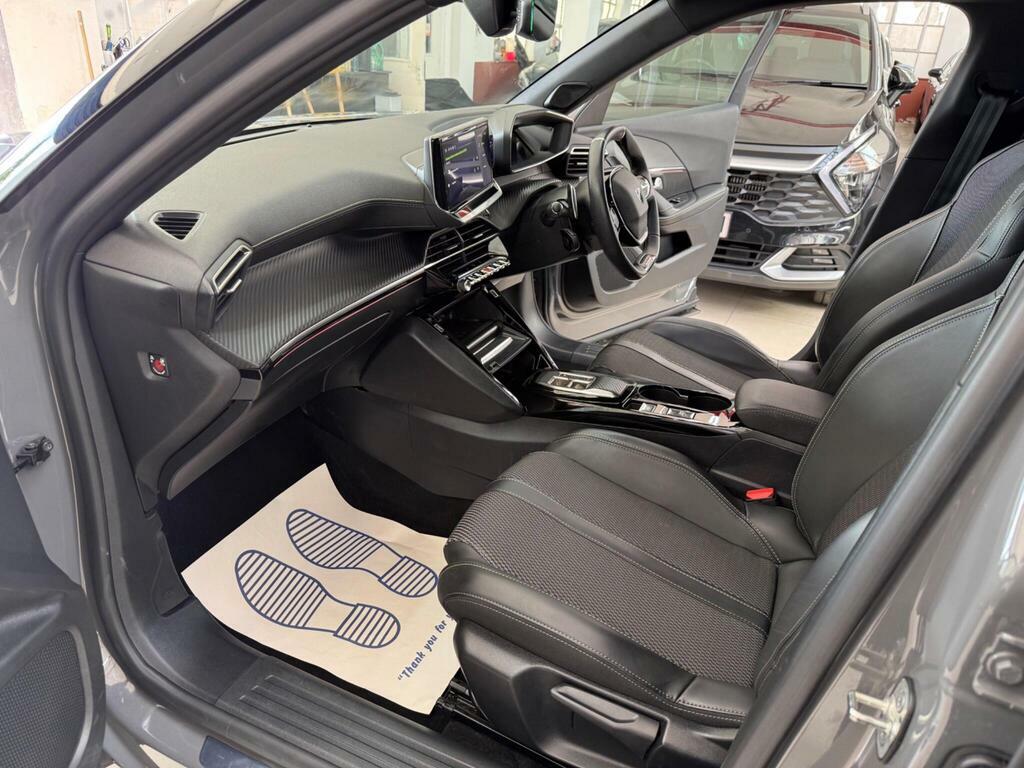 Peugeot 2008 1.2 Puretech Active Euro 6 Ss Black #36