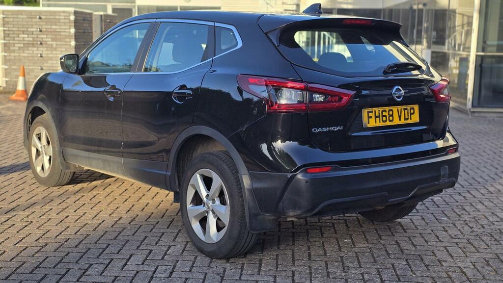 Nissan Qashqai 1.5 Dci Acenta Premium Suv Euro FH68VDP Black #5