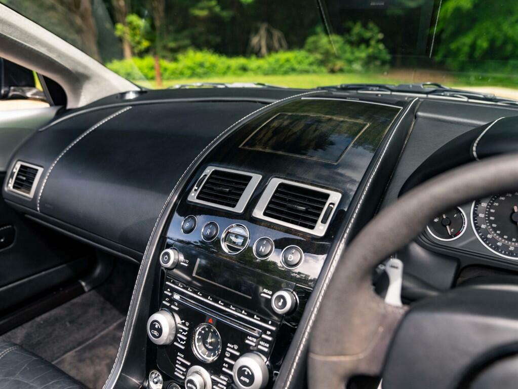 Aston Martin DBS V12 White #21