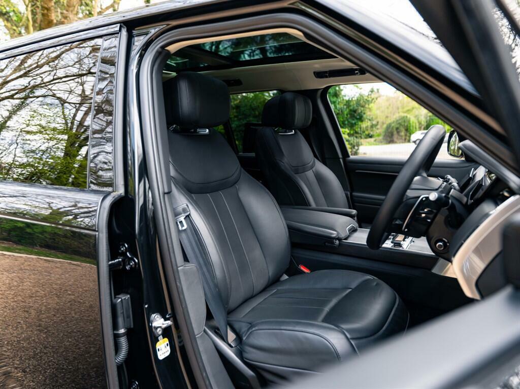 Land Rover Range Rover First Edition Black #5