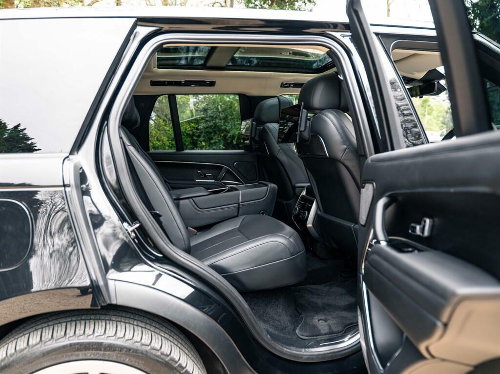 Land Rover Range Rover 3.0 D350 Black #14