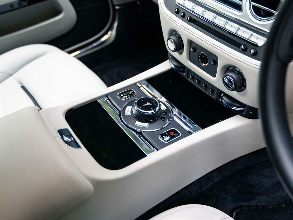 Rolls-Royce Wraith Black Badge  #12