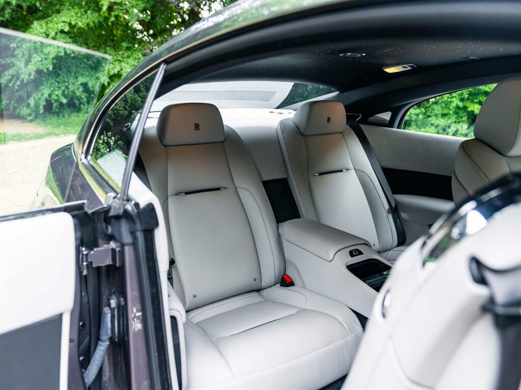 Rolls-Royce Wraith Black Badge  #23