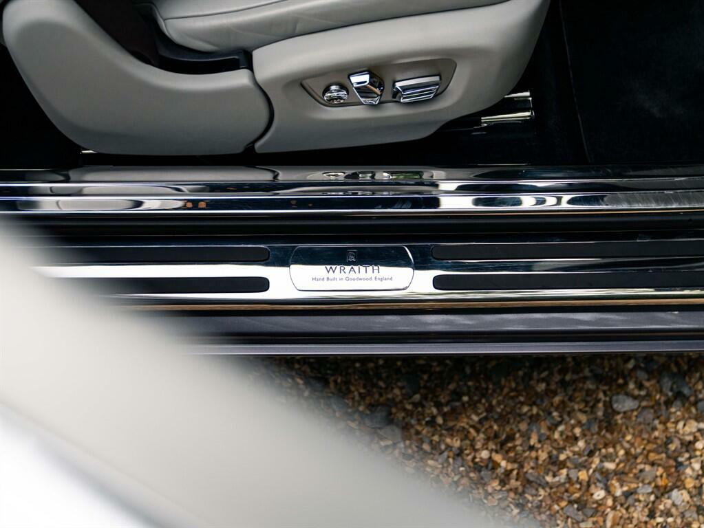 Rolls-Royce Wraith Black Badge  #16