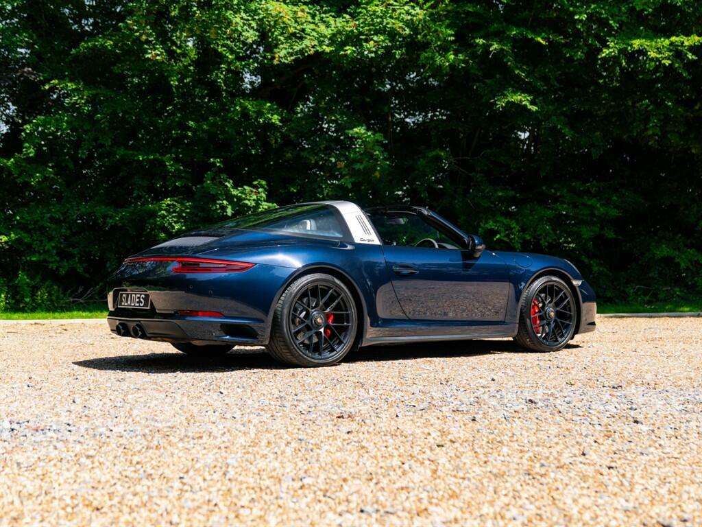 Porsche 911 991 4 Gts Blue