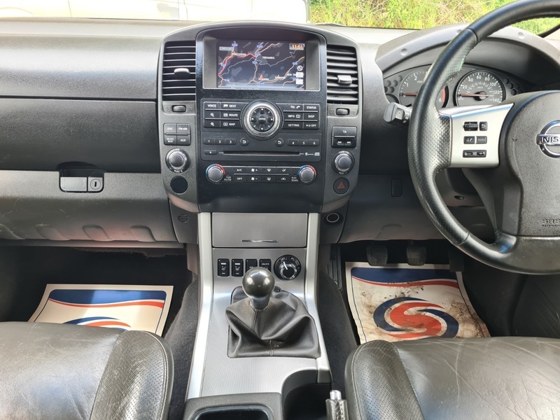 Nissan Navara Dci Silver #12