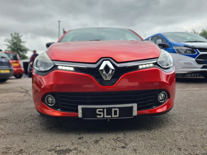 Renault Clio Dynamique Nav Dci Red #2