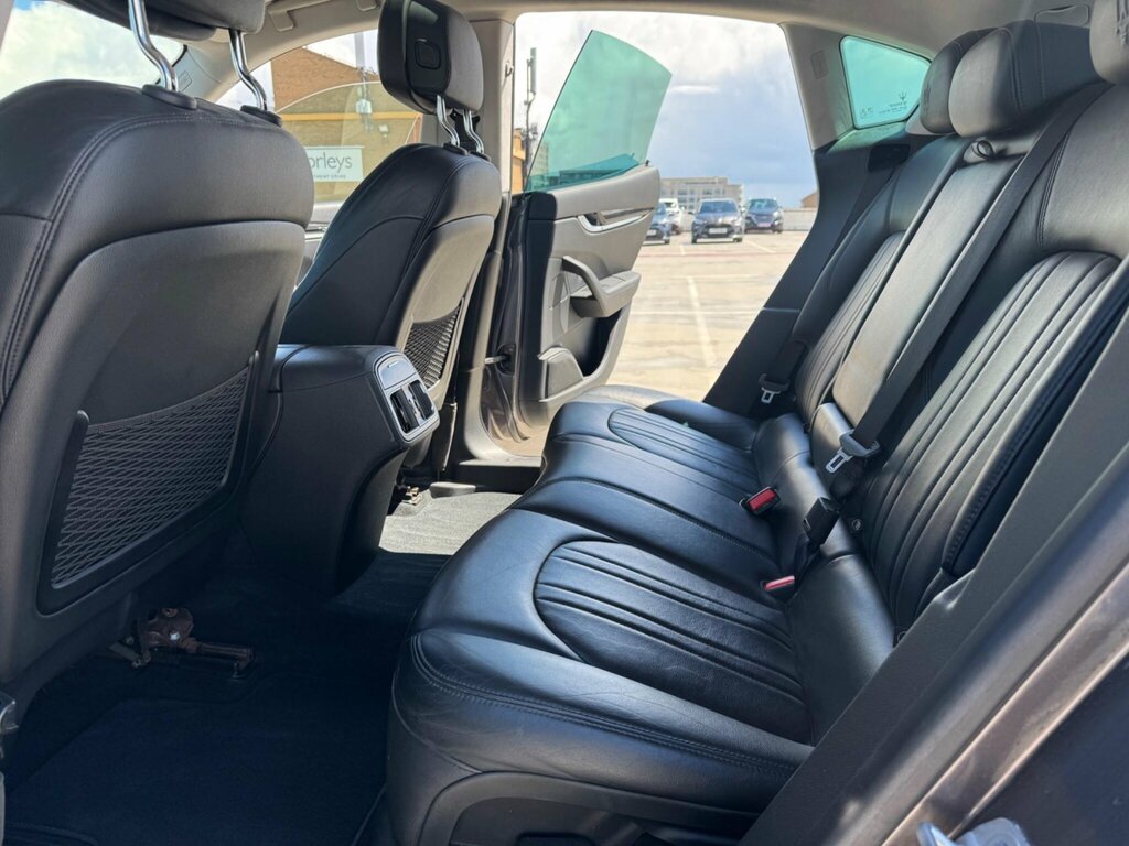 Maserati Levante D V6 White #19
