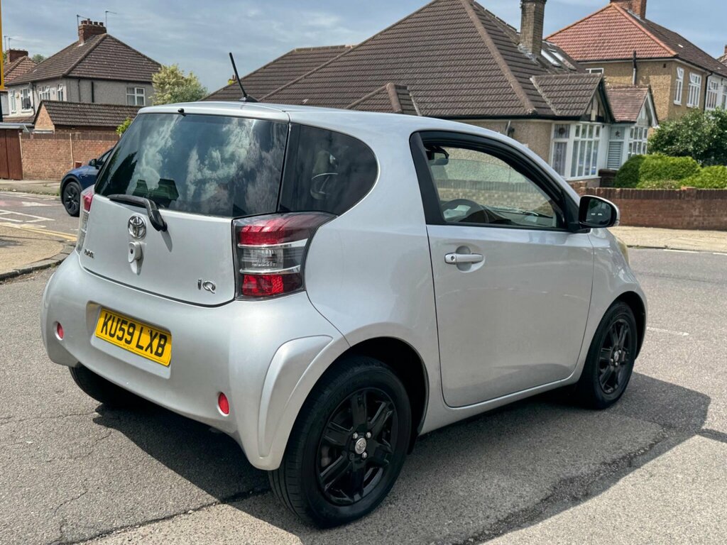 Toyota IQ Hatchback White #7