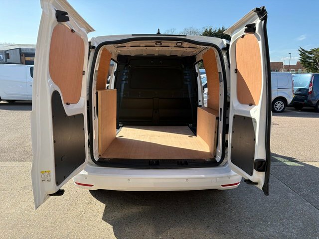 Volkswagen Caddy Maxi Commerce Plus White #8