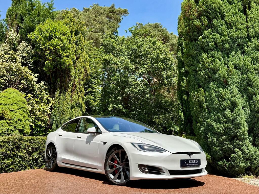 Tesla Model S Performance Ludicrous Plus Adaptive Air White