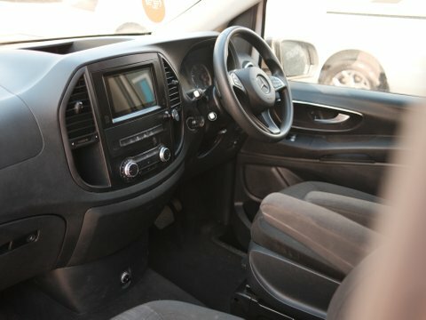 Mercedes-Benz Vito 119 Bluetec Tourer White #2