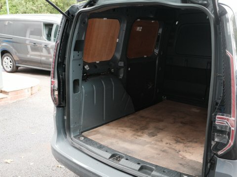 Volkswagen Caddy 2L Commerce Plus White #16
