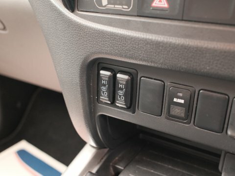 Mitsubishi L200  Silver #30
