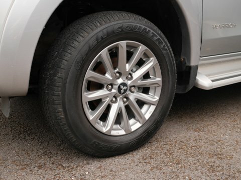 Mitsubishi L200  Silver #9