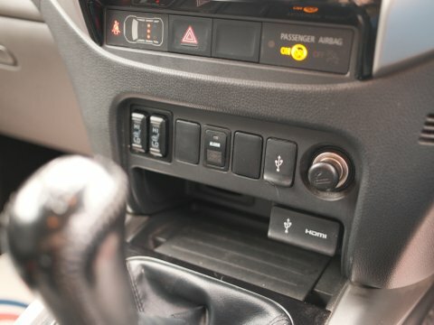 Mitsubishi L200  Silver #25
