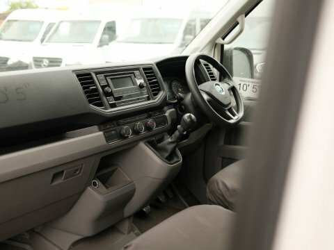Volkswagen Crafter Cr35 Tdi Luton RK73VWY White #2
