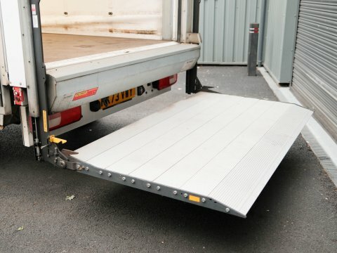 Volkswagen Crafter Cr35 Tdi Luton White