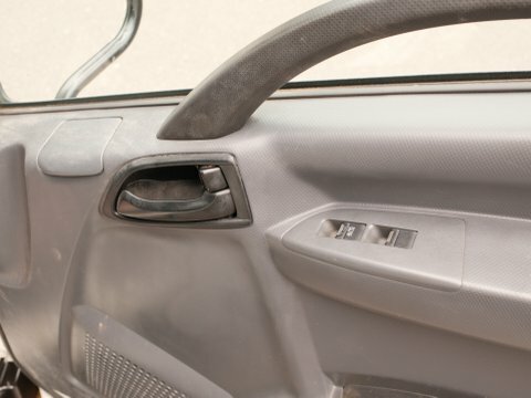 Isuzu  1.9L Null White #10