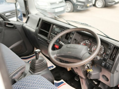 Isuzu  1.9L Null White #9