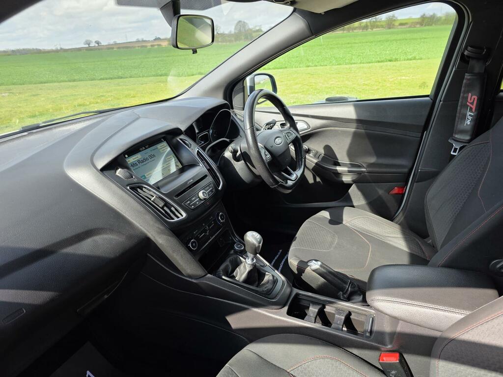 Ford Focus 1.0 Ecoboost 140 St-line Navigation Black #23