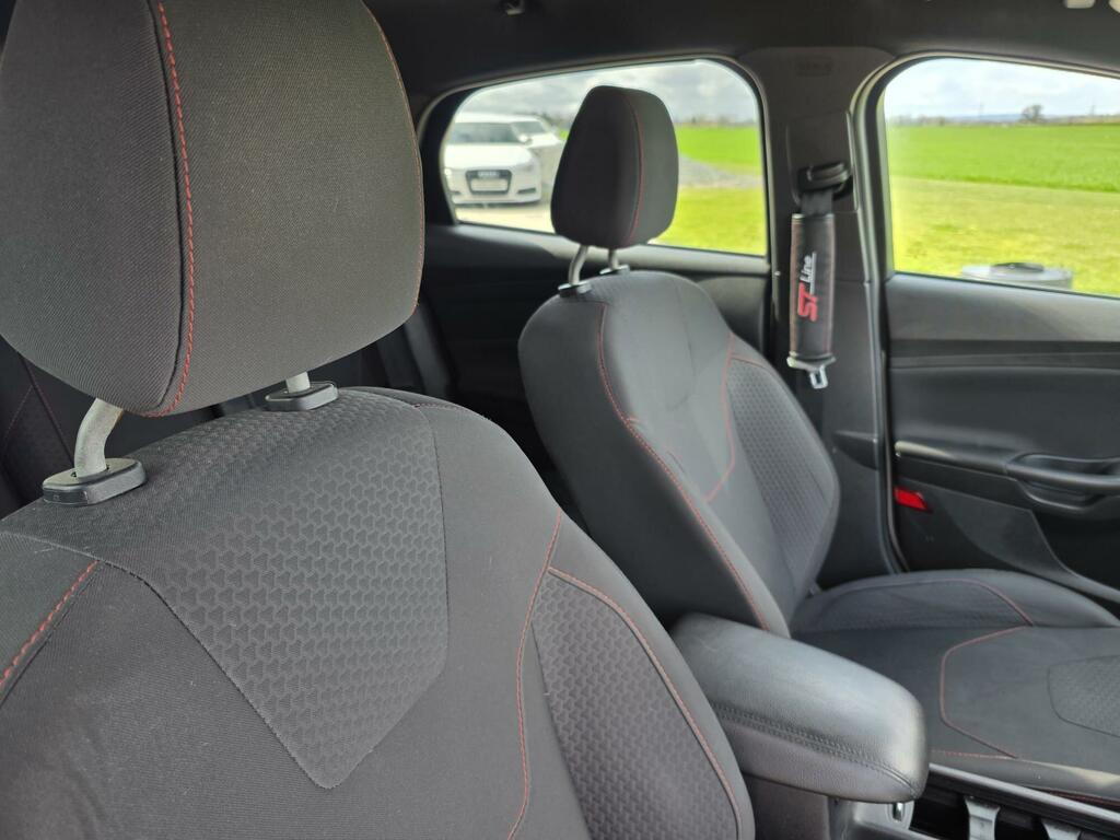 Ford Focus 1.0 Ecoboost 140 St-line Navigation Black #28