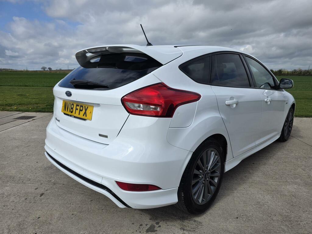 Ford Focus 1.0 Ecoboost 140 St-line Navigation Black #8