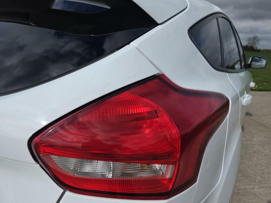 Ford Focus 1.0 Ecoboost 140 St-line Navigation Black #9