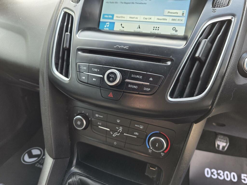 Ford Focus 1.0 Ecoboost 140 St-line Navigation Black #25
