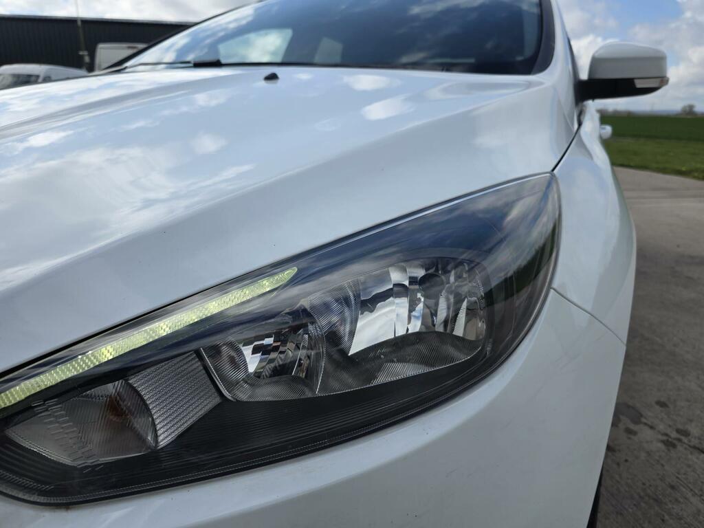 Ford Focus 1.0 Ecoboost 140 St-line Navigation Black #17