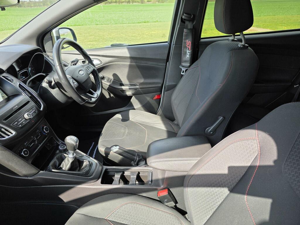 Ford Focus 1.0 Ecoboost 140 St-line Navigation Black #24