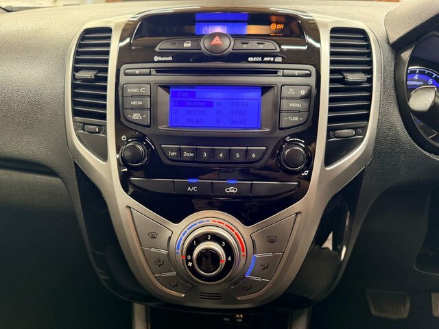 Hyundai Ix20 Se White #12
