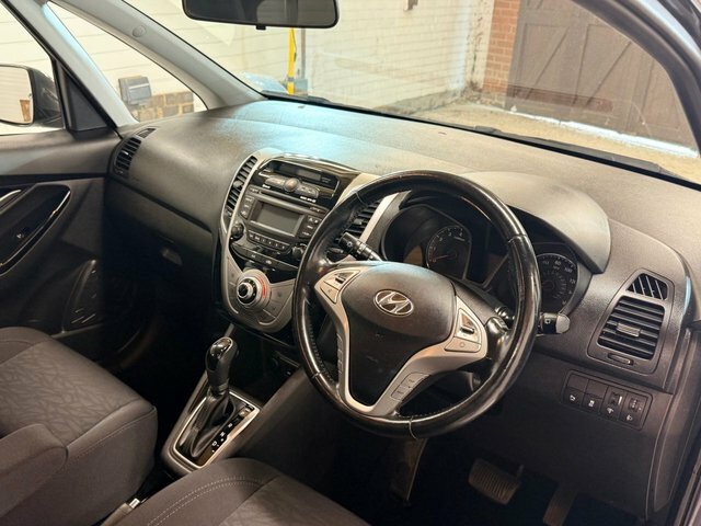 Hyundai Ix20 Se White #9