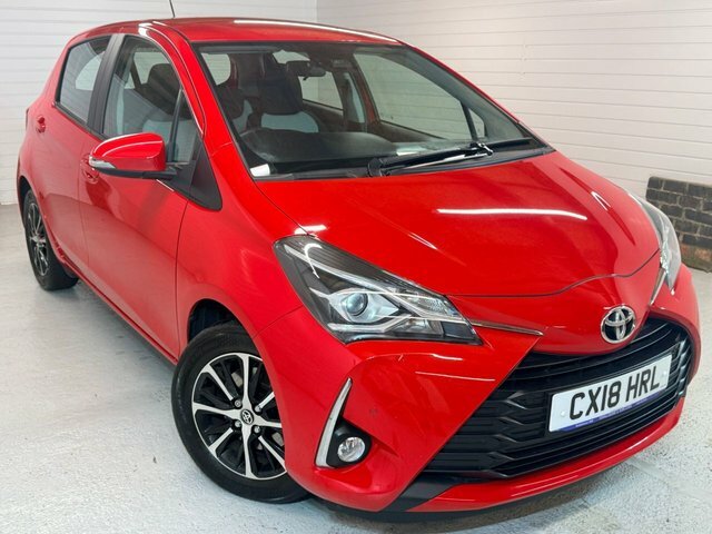 Toyota Yaris 1.5 Vvt-i Icon Tech Hatchback Eu CX18HRL Red