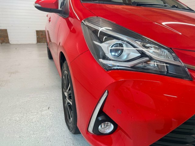 Toyota Yaris 1.5 Vvt-i Icon Tech Hatchback Eu CX18HRL Red #3