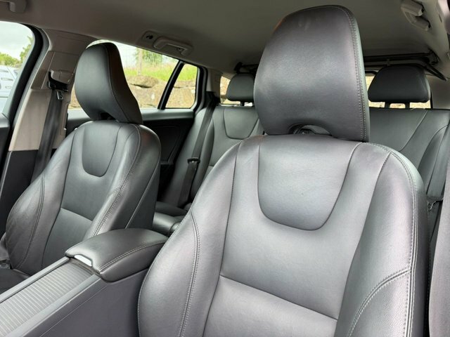 Volvo V60 2018 2.0 D2 Se Nav Estate Euro 6 Grey #4