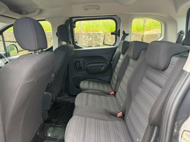Vauxhall Combo Life Estate Blue #9