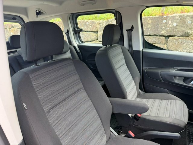 Vauxhall Combo Life Estate Blue #16