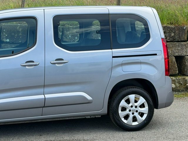 Vauxhall Combo Life 2020 1.2 Turbo Gpf Energy Mpv Eu Grey #4
