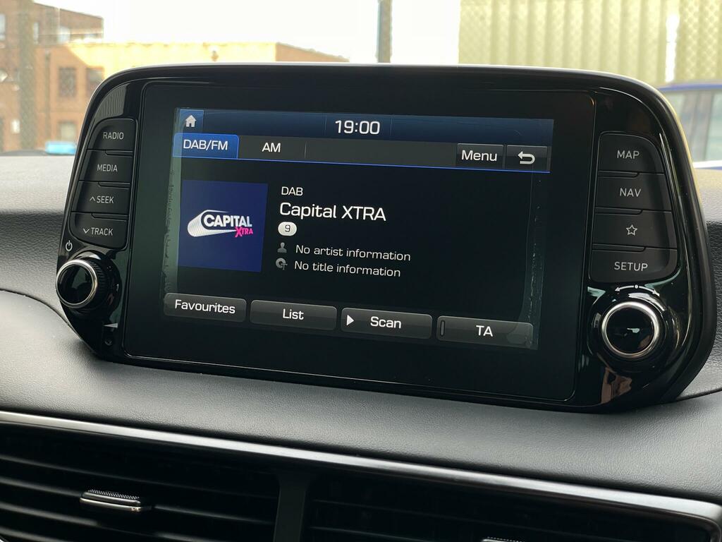 Hyundai Tucson Se Nav White #17