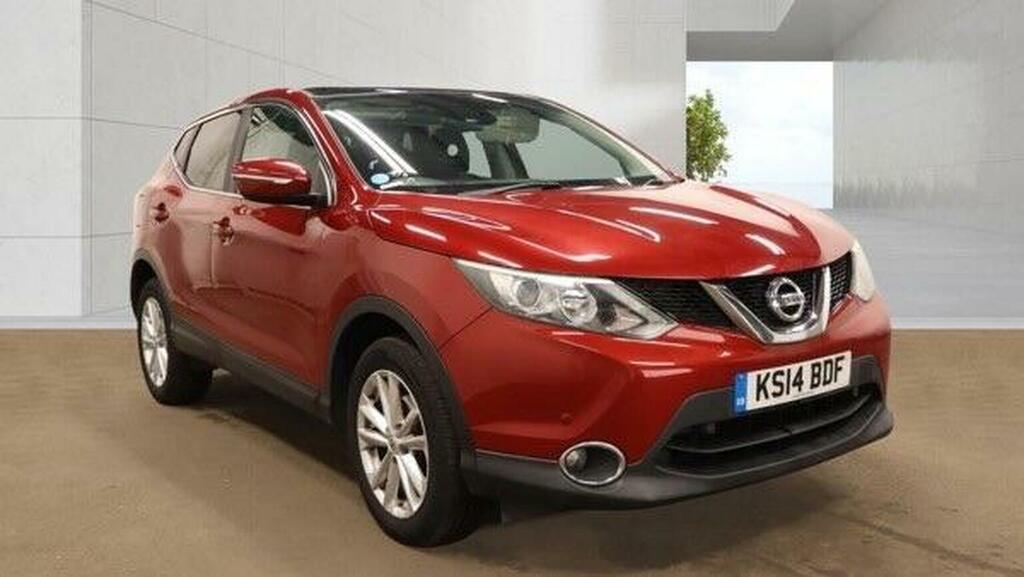 Nissan Qashqai Suv 1.2 Dig-t Acenta Premium 2Wd Euro 5 Ss Red